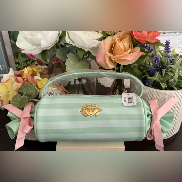 🆕🍡 BATH & BODY WORKS LIMITED EDITION “SWEETEST SONG” CANDY STRIPED COSMETIC BAG - Picture 2 of 9